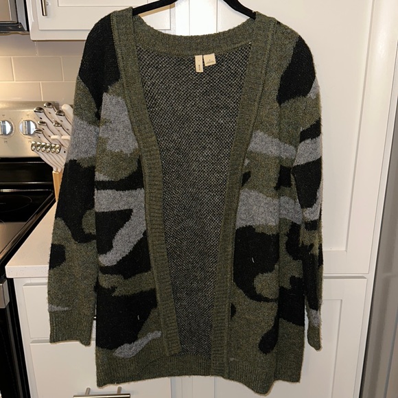 Anthropologie camo cardigan. Excellent condition - Picture 1 of 3